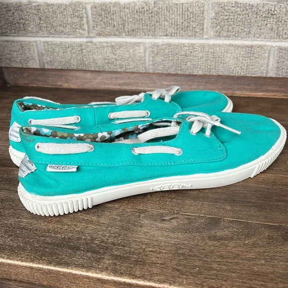 Keen Sneakers Size 8 - Picture 5 of 10